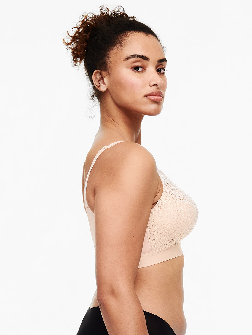 Chantelle lace bra Size undefined - $13 - From Sam